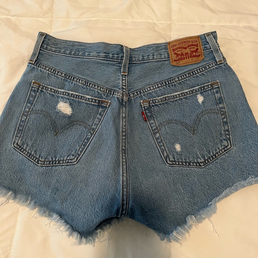 Size 28 Levi Distressed Shorts, good condition